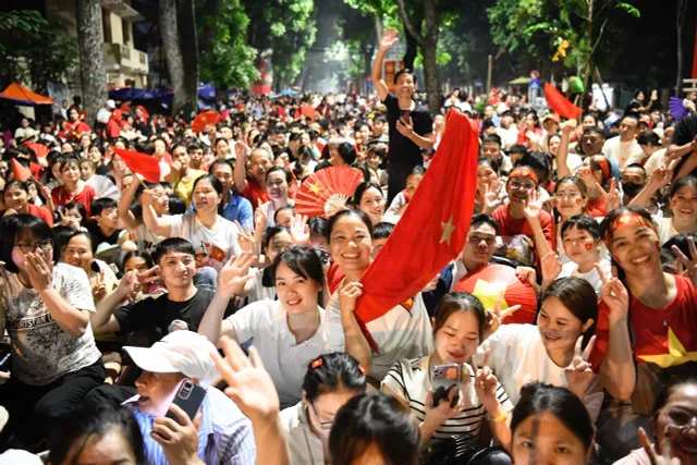 CẬP NHẬT: Hà Nội rộn ràng trước Lễ kỷ niệm, diễu binh, diễu hành 80 năm Quốc khánh 2/9 - Ảnh 4.