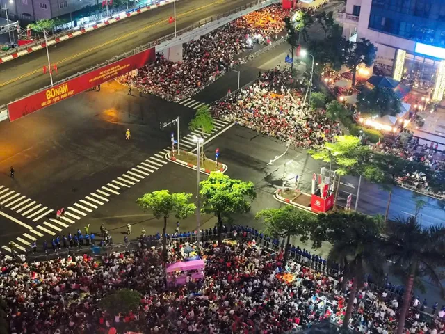 CẬP NHẬT: Hà Nội rộn ràng trước Lễ kỷ niệm, diễu binh, diễu hành 80 năm Quốc khánh 2/9 - Ảnh 1.