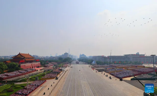 State President attends military parade marking 80th anniversary of world peoples victory over fascism - Ảnh 1.
