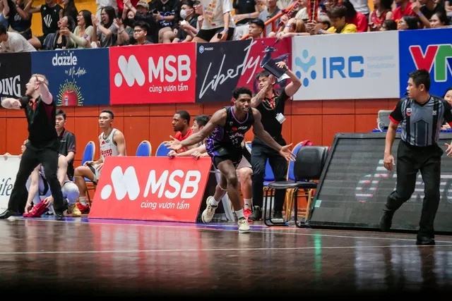 VBA Playoffs 2025: Hanoi Buffaloes nhọc nhằn vượt qua Saigon Heat- Ảnh 4.
