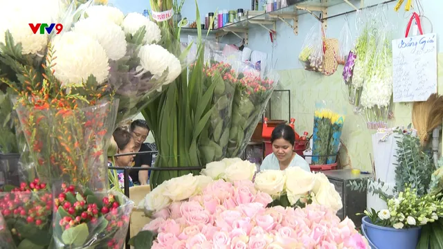 Mùa Vu lan: Sức mua từ tấm lòng hiếu thảo