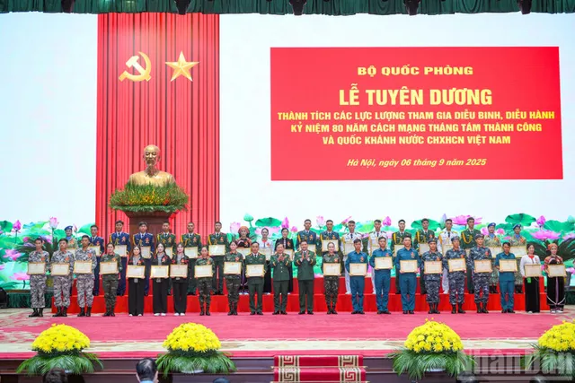 Forces commend for participation in National Day grand parade - Ảnh 3.