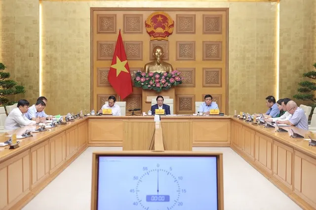 PM urges prompt finalisation of feasibility study for Lao Cai – Hanoi – Hai Phong railway project - Ảnh 1.