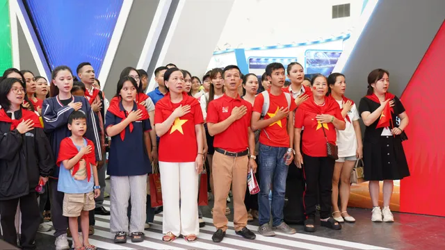 VTV Audiences Moved as Hundreds Sing “The Marching Song” to Celebrate National Day - Ảnh 2.