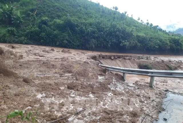 PM orders urgent response to floods, landslides in northern provinces - Ảnh 1.