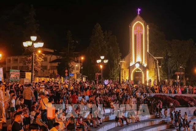 Vietnam strives to affirm position as green, sustainable, attractive global destination: Deputy PM - Ảnh 1.