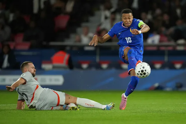 Mbappé tỏa sáng, Pháp ngược dòng nhọc nhằn đánh bại Iceland- Ảnh 2.
