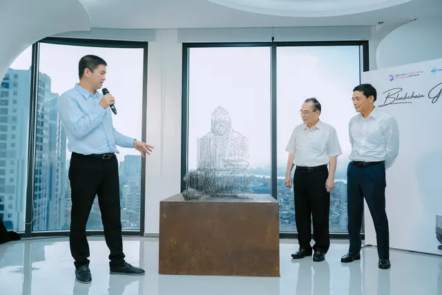 Fifth Satoshi Statue unveiled in Vietnam - Ảnh 1.