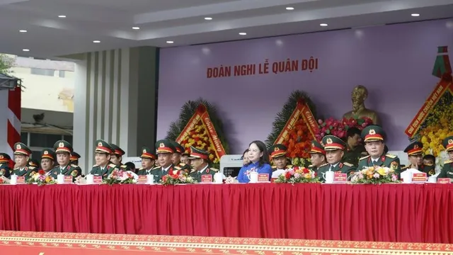 Military Ceremonial Troupe awarded Second-class Fatherland Protection Order - Ảnh 1.