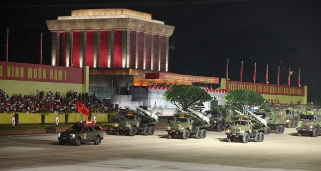 State-level preliminary review of 80th National Day parade, march held in Hanoi - Ảnh 1.