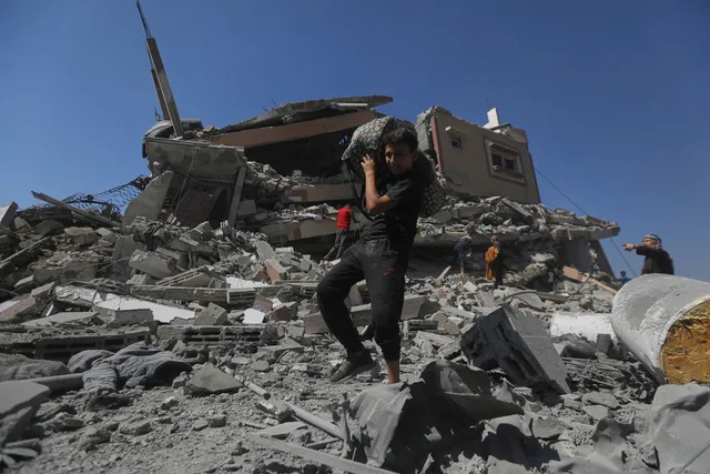 Israel tăng cường tấn công thành phố Gaza khi nhiều cư dân từ chối sơ tán- Ảnh 2.
