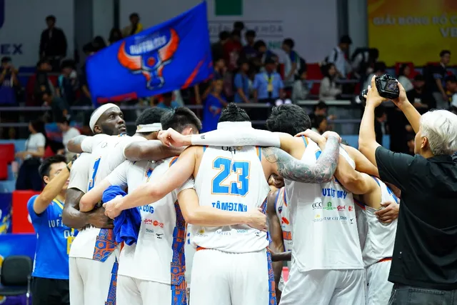 VBA Finals 2025 - game 2: Hanoi Buffaloes tiến gần tới lịch sử- Ảnh 2.