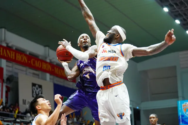 VBA Finals 2025: Hanoi Buffaloes giành chức vô địch đầu tiên sau 10 năm chờ đợi- Ảnh 2. VBA Finals 2025: Hanoi Buffaloes giành chức vô địch đầu tiên sau 10 năm chờ đợi- Ảnh 2.