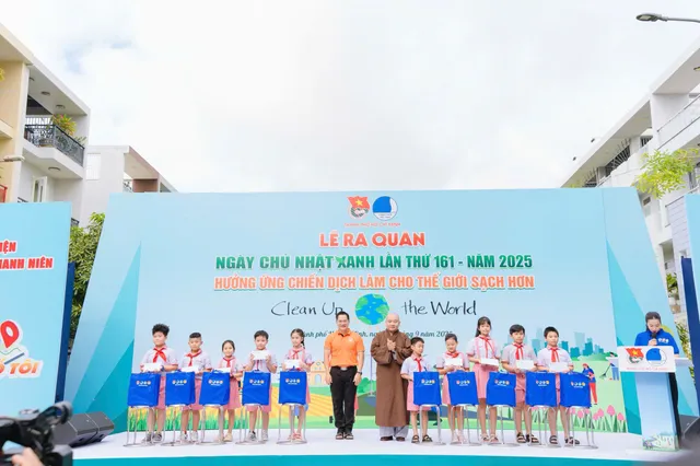 37.000 thanh niên TP Hồ Chí Minh vớt rác, khơi kênh  trong ngày Chủ Nhật Xanh - Ảnh 3.