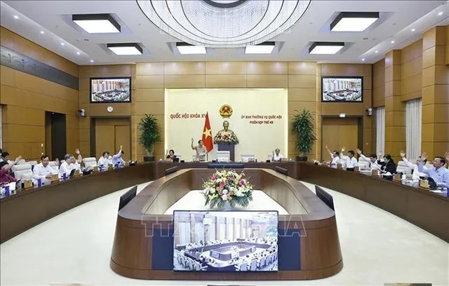 NA Standing Committee approves adjustment to 2025 central budget allocations - Ảnh 1.