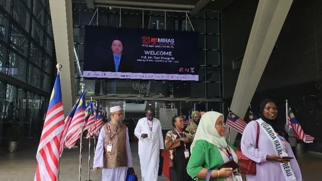 Deputy PM eyes Halal industry growth at Malaysia’s global summit 2025 - Ảnh 1.