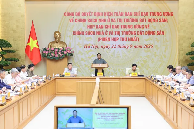 Thủ tướng: Nhà ở chung cư cứ 70 - 100 triệu/m2 thì ai có tiền mua?  - Ảnh 1.