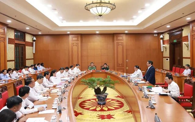 PM chairs Politburo’s working sessions with Tay Ninh, Tuyen Quang on Party congress preparations - Ảnh 1.