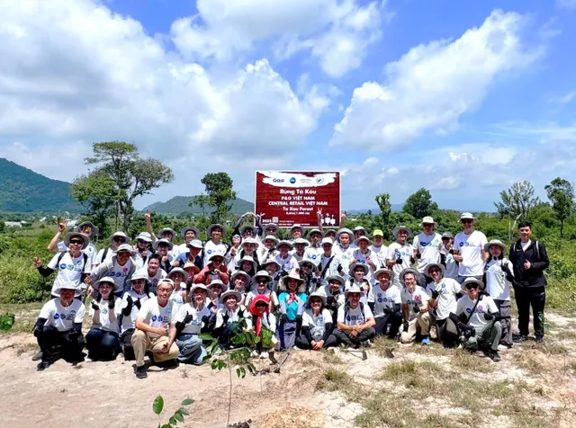 P&G and Central Retail Vietnam continues green legacy with Forests for Good tree planting day - Ảnh 1.