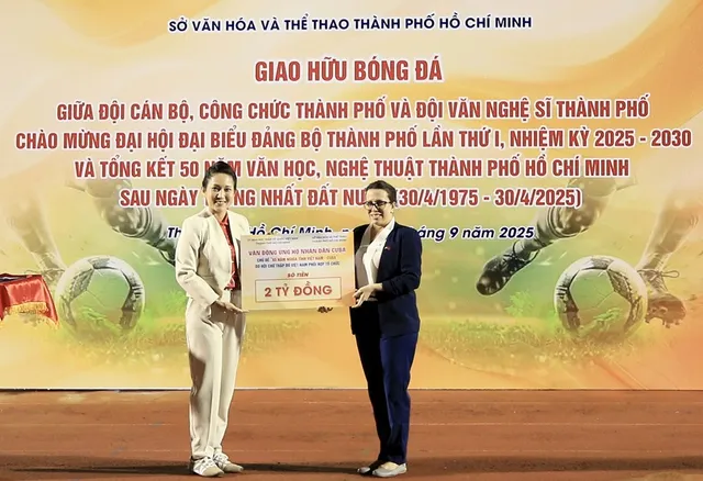 TP Hồ Chí Minh tổ chức trận bóng đá giao hữu, quyên góp 2 tỉ đồng ủng hộ nhân dân Cuba- Ảnh 1. TP Hồ Chí Minh tổ chức trận bóng đá giao hữu, quyên góp 2 tỉ đồng ủng hộ nhân dân Cuba- Ảnh 1.