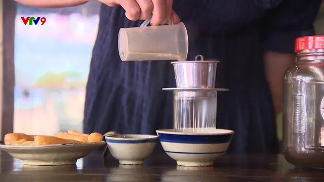 Thưởng thức cà phê xưa