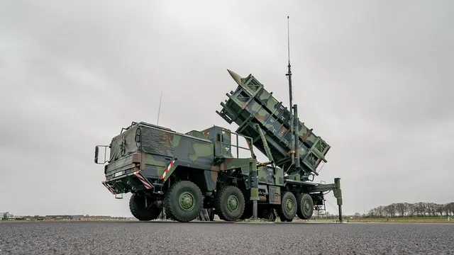 Tổng thống Zelensky lần đầu tuyên bố triển khai hệ thống phòng không Patriot do Israel cung cấp - Ảnh 1.