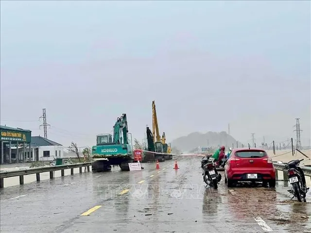 CẬP NHẬT: Cảnh báo nguy cơ lũ quét, sạt lở đất ở nhiều địa phương sau bão số 10 - Ảnh 1.