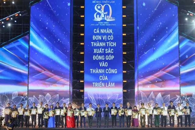 VTV Honored with “Outstanding Exhibition Space” Award at the National Achievements Exhibition - Ảnh 2.