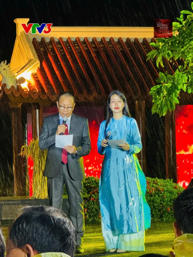 Emotional and Proud Anthem: A Tribute - The River of Fire - Ảnh 2.