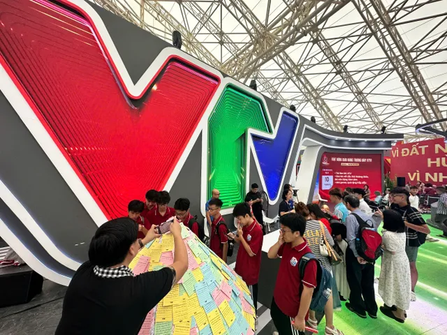 VTV Honored with “Outstanding Exhibition Space” Award at the National Achievements Exhibition - Ảnh 8.