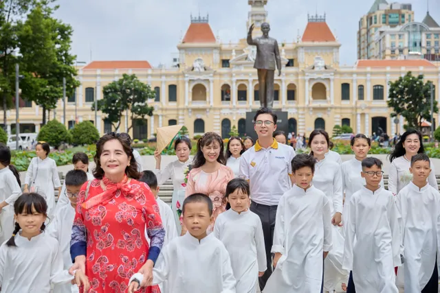 September Episode of Kindness Bus : “A Gift for the New School Year” Reaches 7 Shelters in Ho Chi Minh City - Ảnh 1.