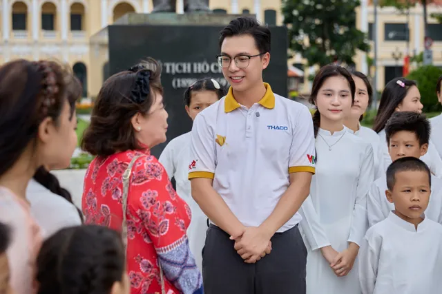 September Episode of Kindness Bus : “A Gift for the New School Year” Reaches 7 Shelters in Ho Chi Minh City - Ảnh 3.