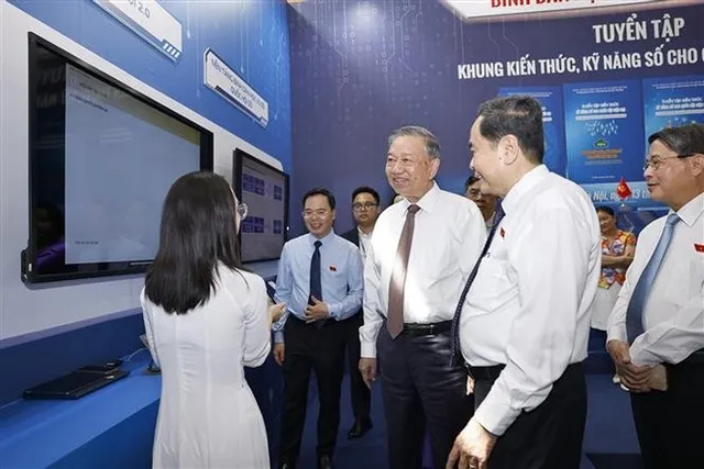 Digital literacy must become a revolutionary, comprehensive movement: Party leader - Ảnh 1.