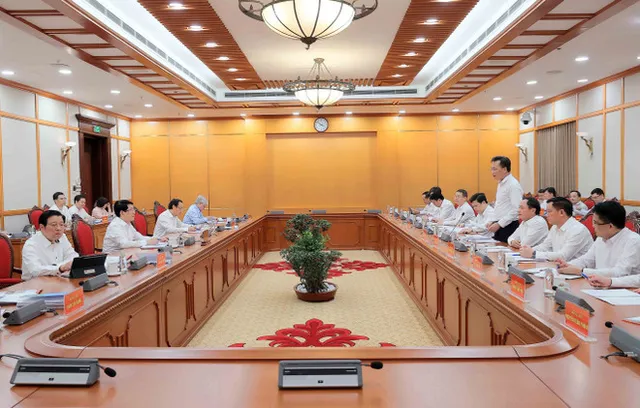 Politburo gives feedback on preparations for Party congresses of Ca Mau and Hung Yen - Ảnh 1.