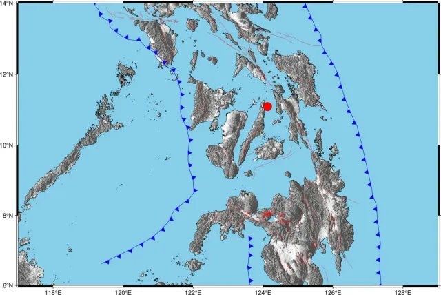 Thêm gần 4.000 dư chấn được ghi nhận tại Philippines sau trận động đất mạnh 6,9 độ- Ảnh 1.