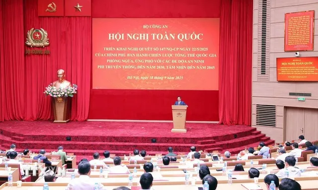 Citizens play core role in tackling non-traditional security threats: PM - Ảnh 1.