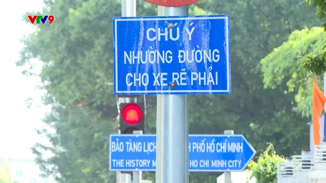 Người dân phớt lờ quy định, được rẽ phải khi đèn đỏ vô hiệu