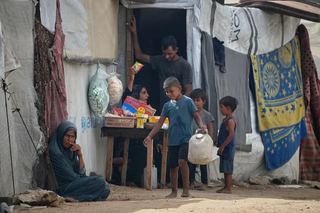 Hàng nghìn người ở Gaza mất tích sau 2 năm chiến tranh - Ảnh 1. Hàng nghìn người ở Gaza mất tích sau 2 năm chiến tranh - Ảnh 1.
