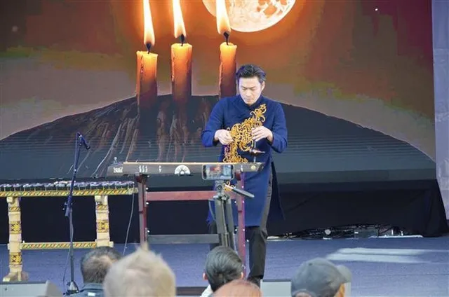 Vietnam adds cultural colours to Korean Expo in Paris - Ảnh 1.