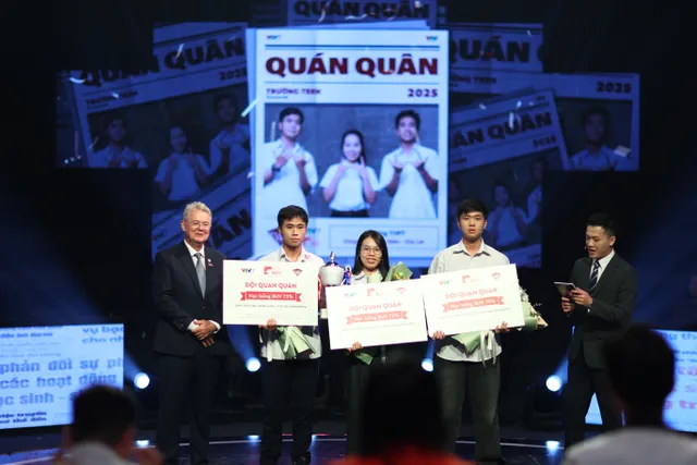 Chung kết Trường Teen 2025: Bản lĩnh tuổi 17 trong trận tranh biện nghẹt thở - Ảnh 10.