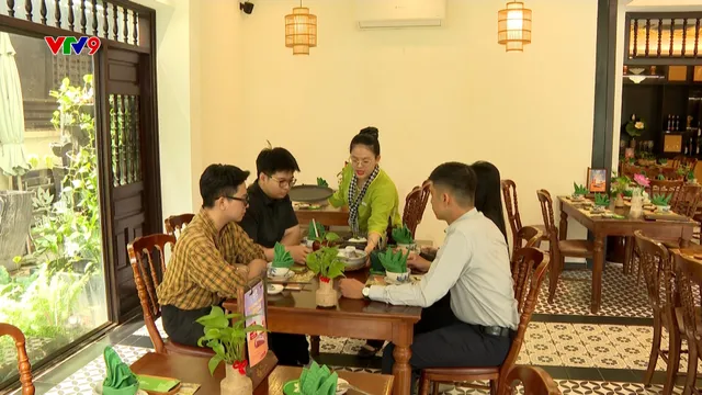 Mang cơm quê vào nhà hàng - Mô hình ẩm thực Việt thu hút khách