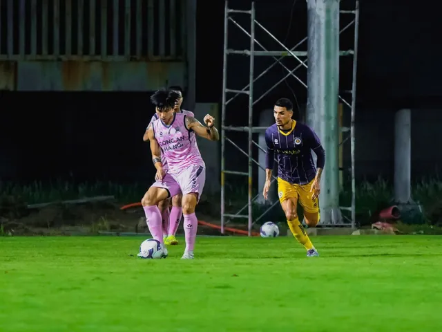 HLV Harry Kewell ra mắt hoàn hảo, Hà Nội FC đại thắng CAHN 6-1- Ảnh 1. HLV Harry Kewell ra mắt hoàn hảo, Hà Nội FC đại thắng CAHN 6-1- Ảnh 1.