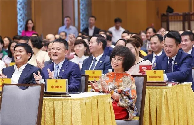 PM affirms enterprises’ vital role in driving national progress - Ảnh 1.