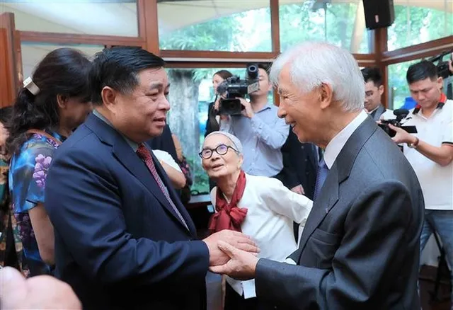 Deputy PM attends ceremony conferring Legion of Honour on Vietnamese-French professors - Ảnh 1.