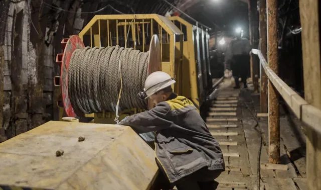 Nga tấn công mỏ than Ukraine, gần 200 thợ mỏ phải sơ tán - Ảnh 1.