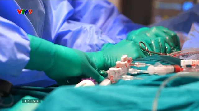 Alo Doctor (21/10/2025): Thành công phẫu thuật 100 ca thay van động mạch chủ qua ống thông