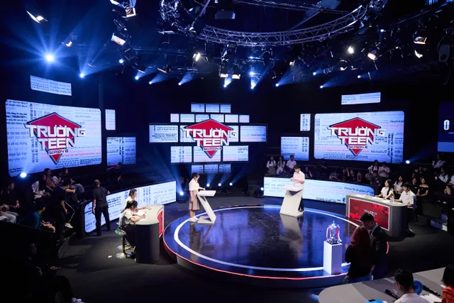 Final Round of School Teen 2025: The Courage of 17-Year-Olds Shines in a Fierce Debate - Ảnh 6.