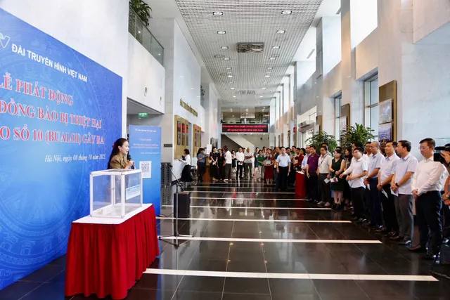 Vietnam Television Launches Fundraising Campaign to Support People Affected by Typhoon No. 10 - Ảnh 9.