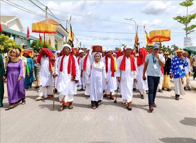 Kate Festival 2025 spreads vibrant colors, unity of Cham people - Ảnh 1.