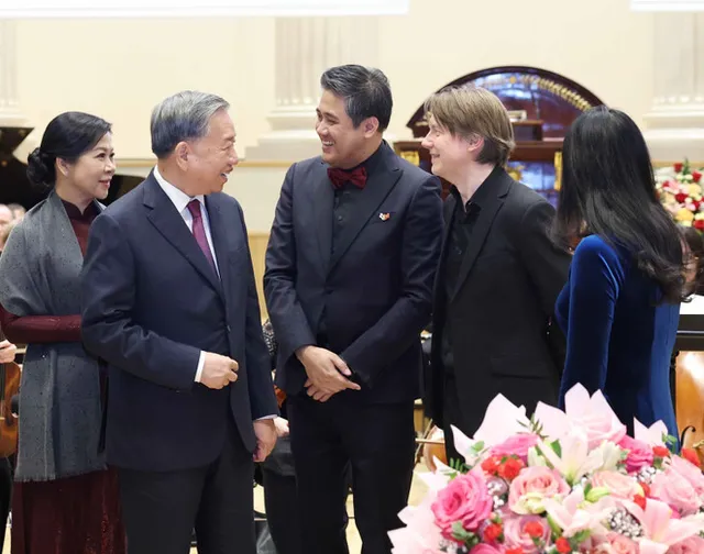 Party General Secretary attends special concert in Finland - Ảnh 1.